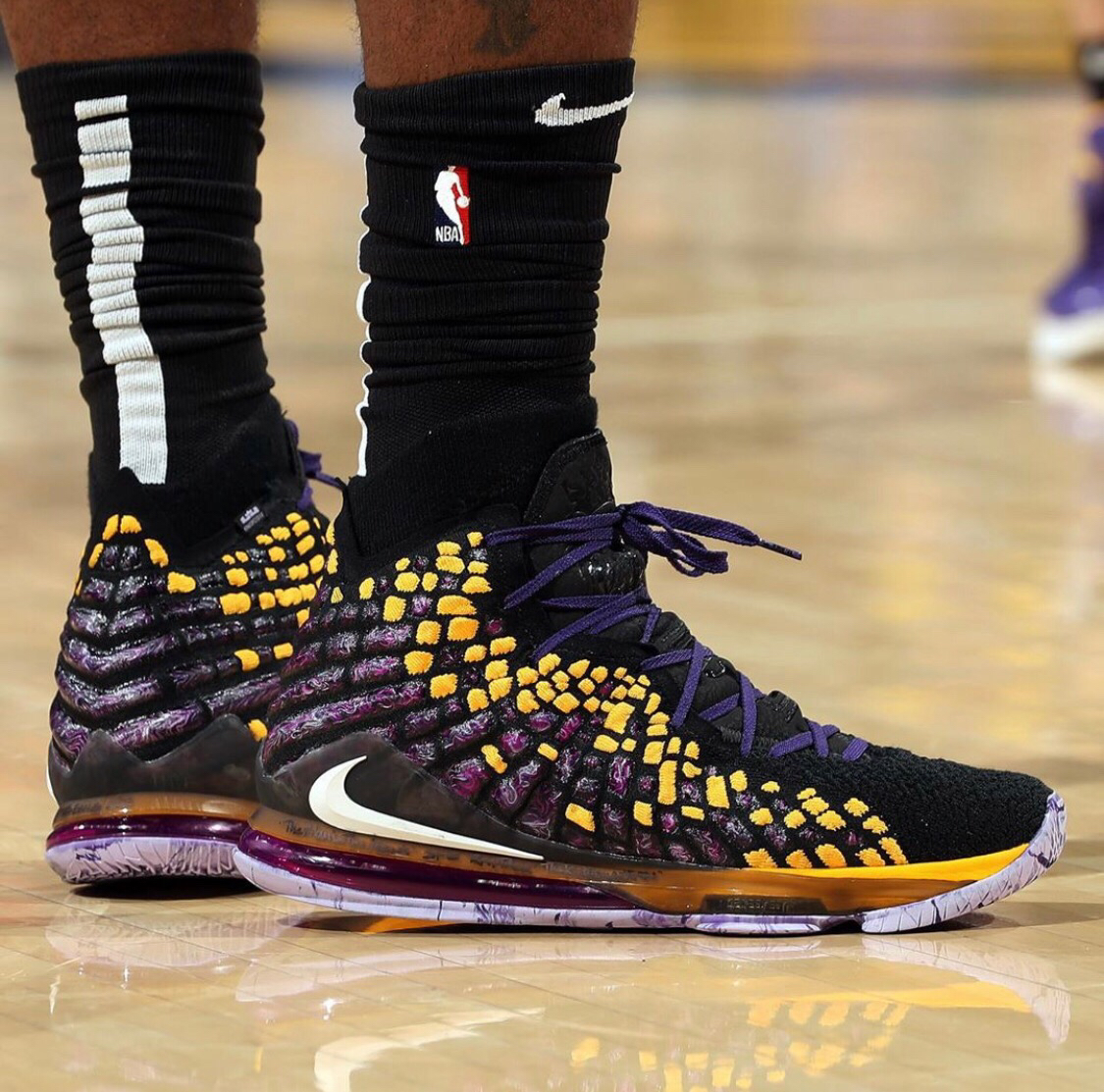 拉齐奥vs博洛尼亚：罗马尼奥利、贡多齐首发，奥尔索利尼、胡安-米兰达出战（拉齐奥迎战博洛尼亚：罗马尼奥利、贡多齐先发，奥尔索利尼与胡安-米兰达登场）