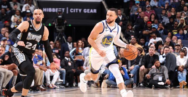 阿门本赛季首次得分30+，他得分上25的比赛火箭4场全胜（阿门本季首砍30+，其25+场次火箭4战全胜）