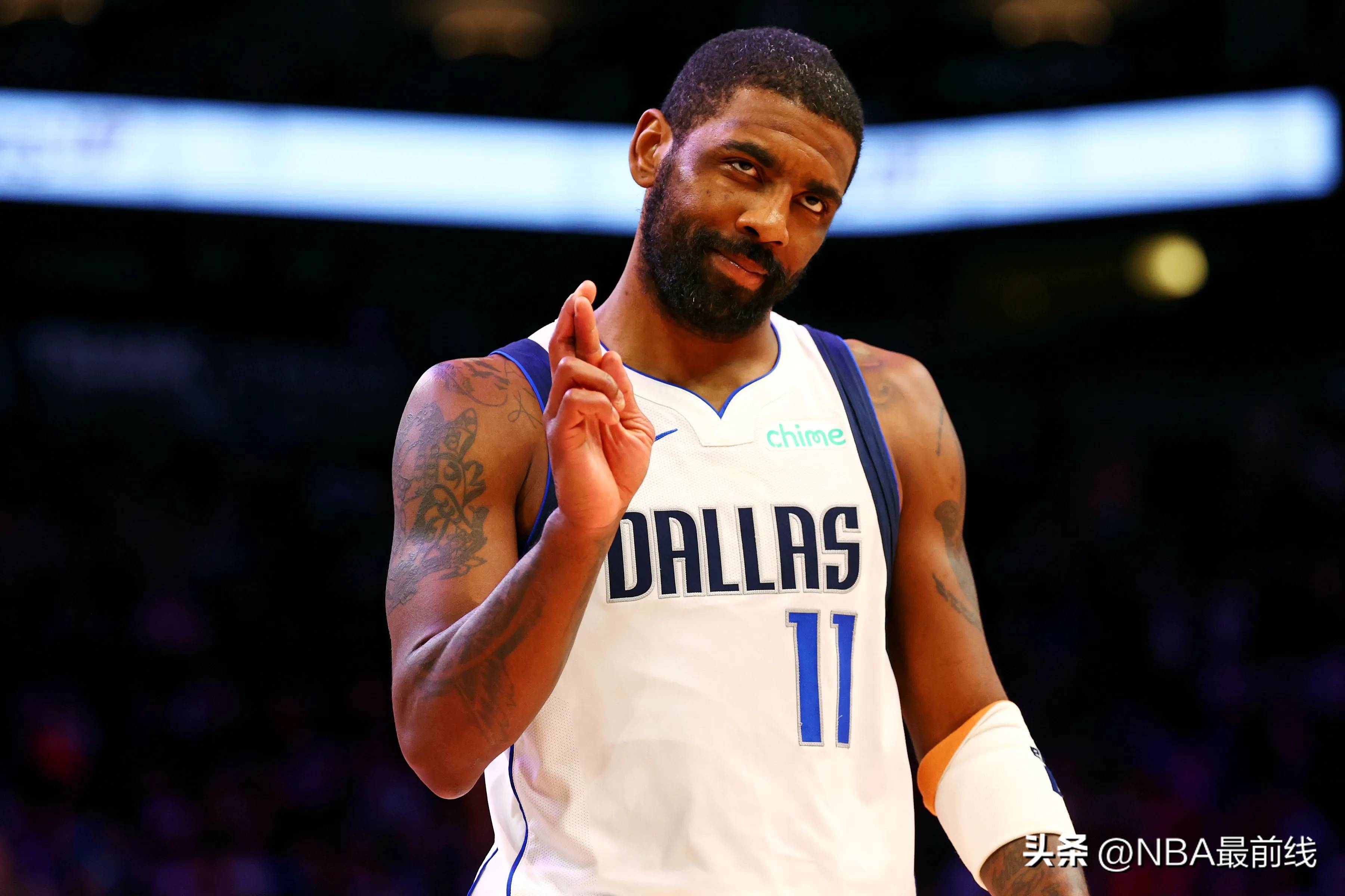 法甲战报：南野拓实一击制胜，十人摩纳哥1-0险胜巴黎（法甲简讯：南野拓实打入制胜球，十人摩纳哥1-0力克巴黎）