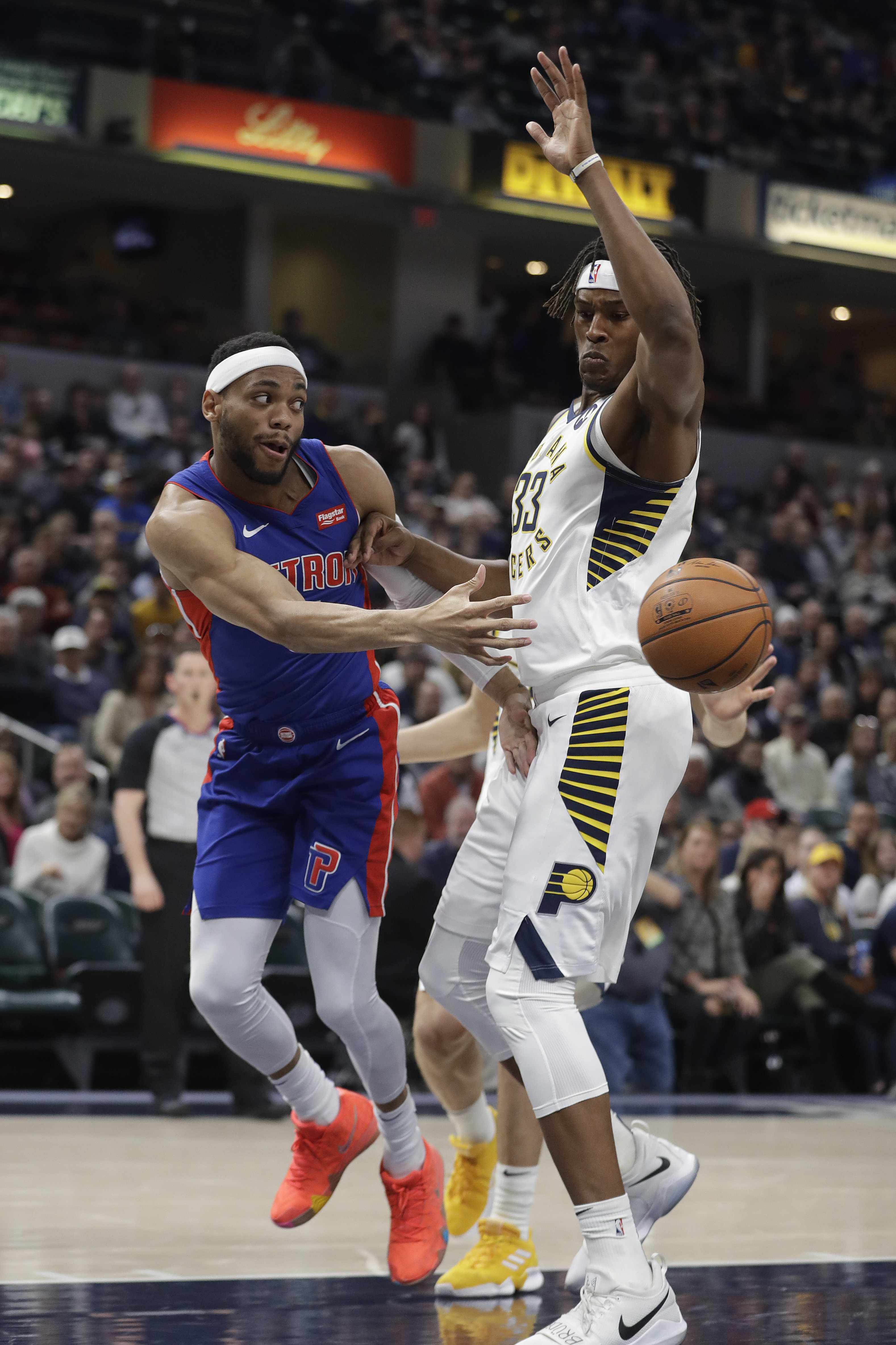 哈登新赛季助攻榜领跑联盟（哈登新季助攻数高居联盟榜首）