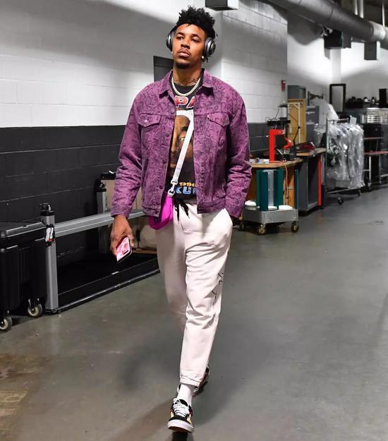 梅西职业生涯获得13座联赛冠军：西甲10冠、法甲2冠、美职联1冠（梅西生涯收获13座联赛桂冠：西甲10冠、法甲2冠、美职联1冠）